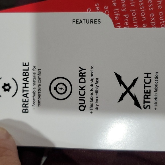 Spyder active NWT base layer burgandy long sleeve 1/4 zip - Picture 6 of 7